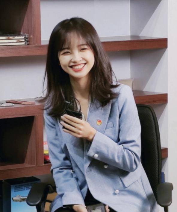 王冰冰作为长春人的代表,参加电视出镜《相对论》,展