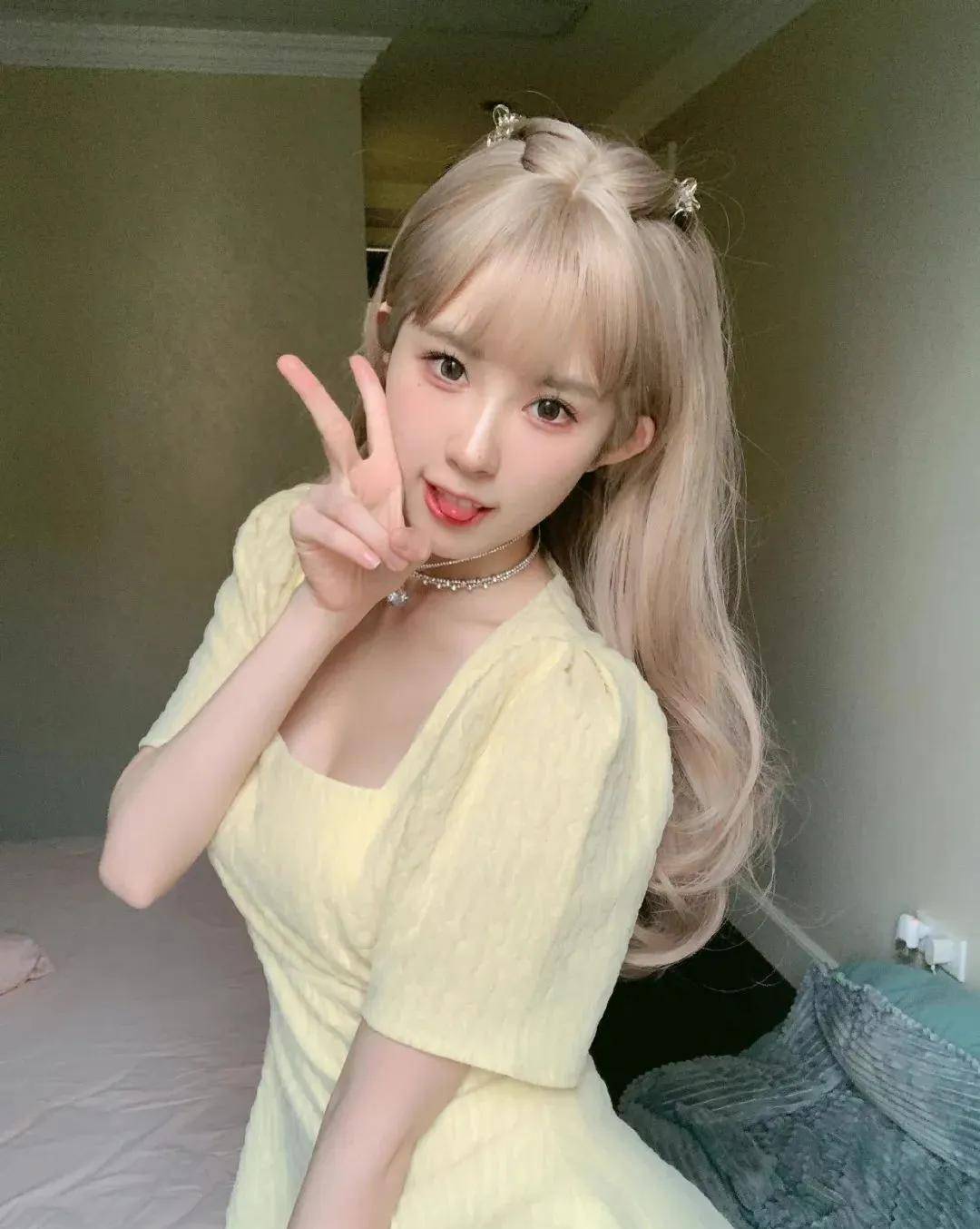 周淑怡二台高强度热舞,网友直呼顶不住,连麦pk被曝家里有绳子_苏菲