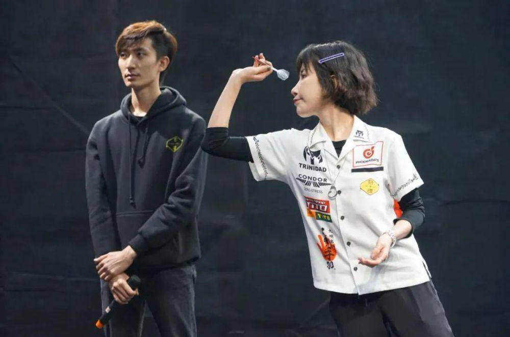 31岁中国世界冠军不幸病逝,生前创造多项历史记录_莫默_飞镖_沫沫