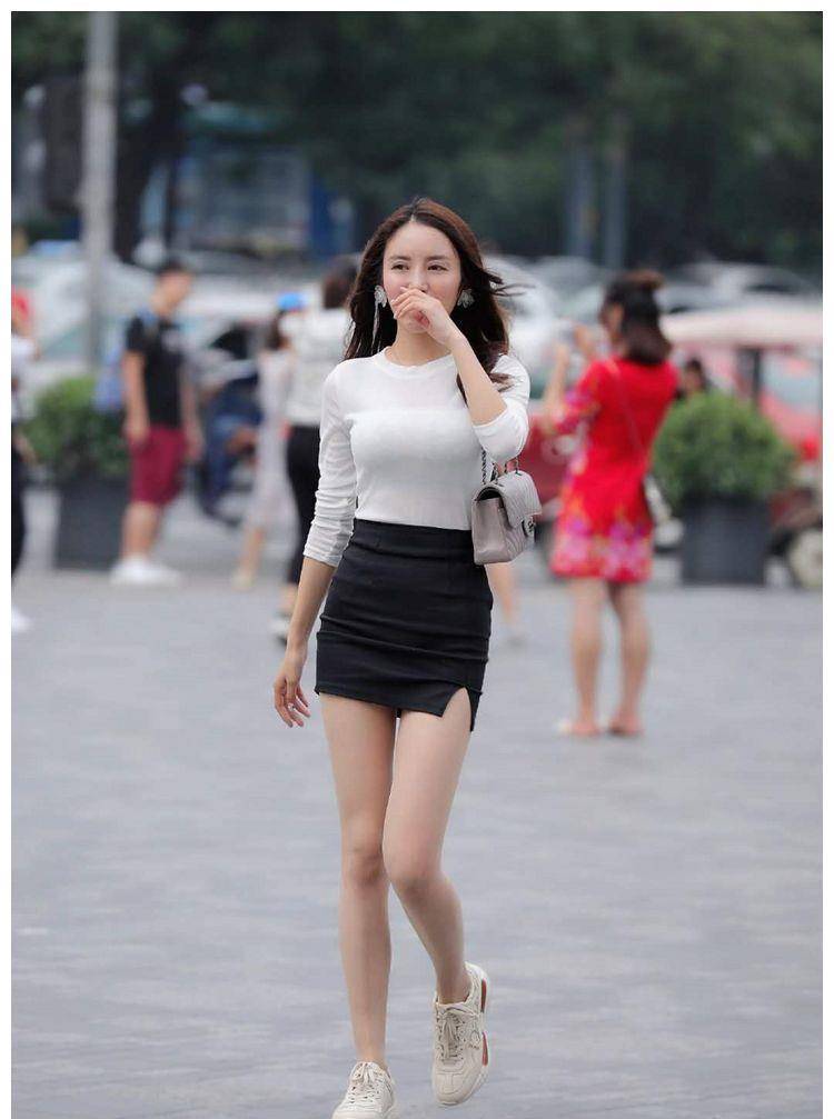 路人街拍,美女脚下的一字带高跟凉鞋,非常有层次感_白色_时尚_效果