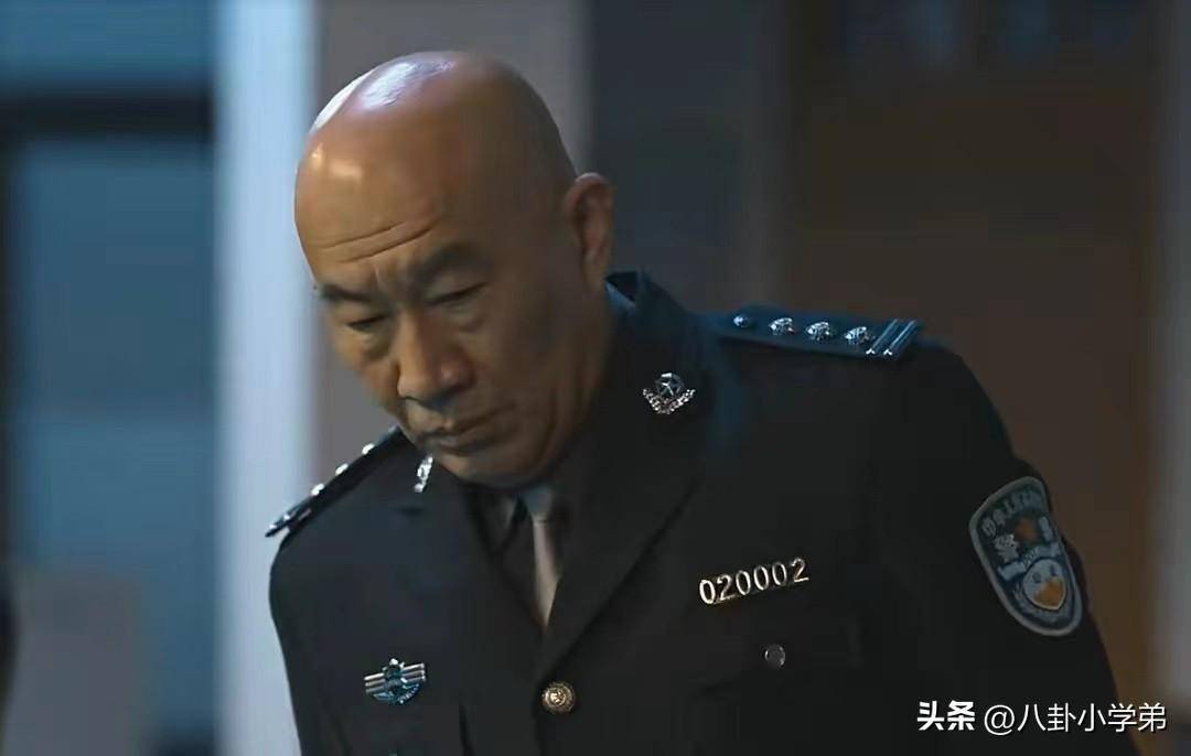 油頭粉面就別演警察了,這4位男演員告訴你,什麼才是真正的警魂_石兆琪