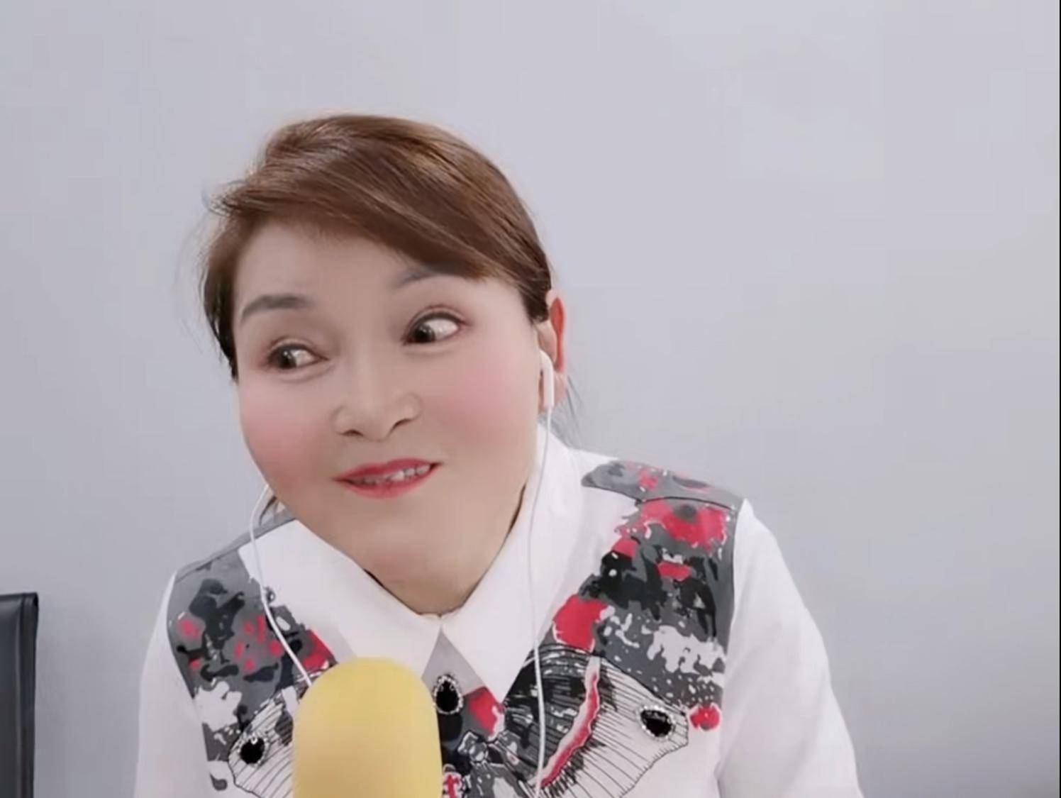 《满江红》魔性戏曲bgm爆红,演唱者竟是这位中原第一"丑角"_张晓英