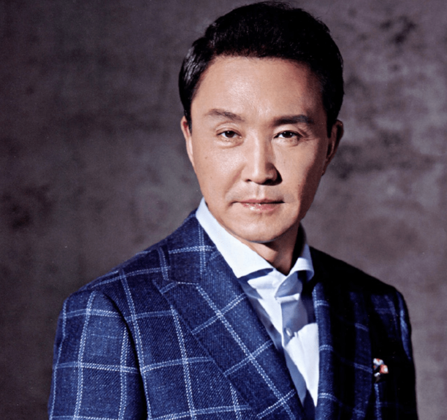 坎坷的吴刚:我没割双眼皮、没整容,老婆岳秀清是我的管家_妻子_父母_夫妻