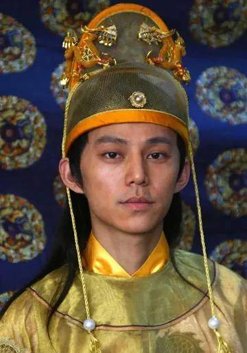 明武宗朱厚照非常好色,一次他想在扬州挑选几百个漂亮绣女,带回京城