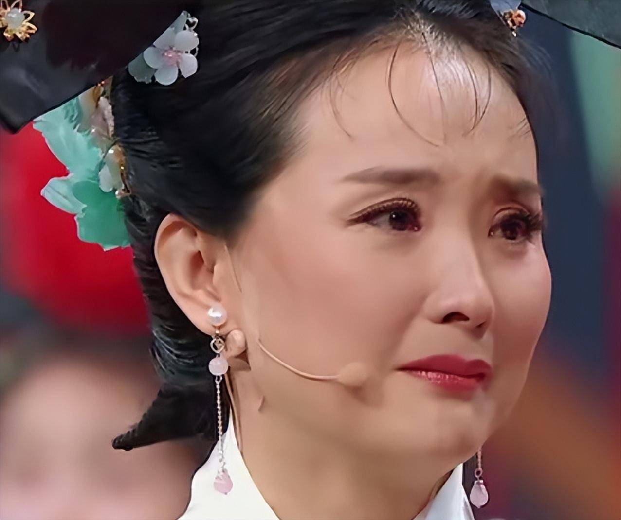 就连那一声声撕心裂肺的哭戏,都只能让观众联想到她豪门生活的不易.