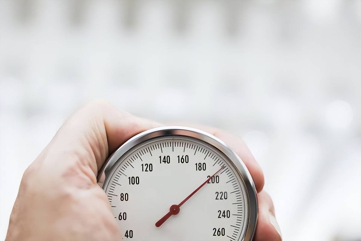 在家里自测血压需要注意哪些？忽视这4点,没准可能白测了