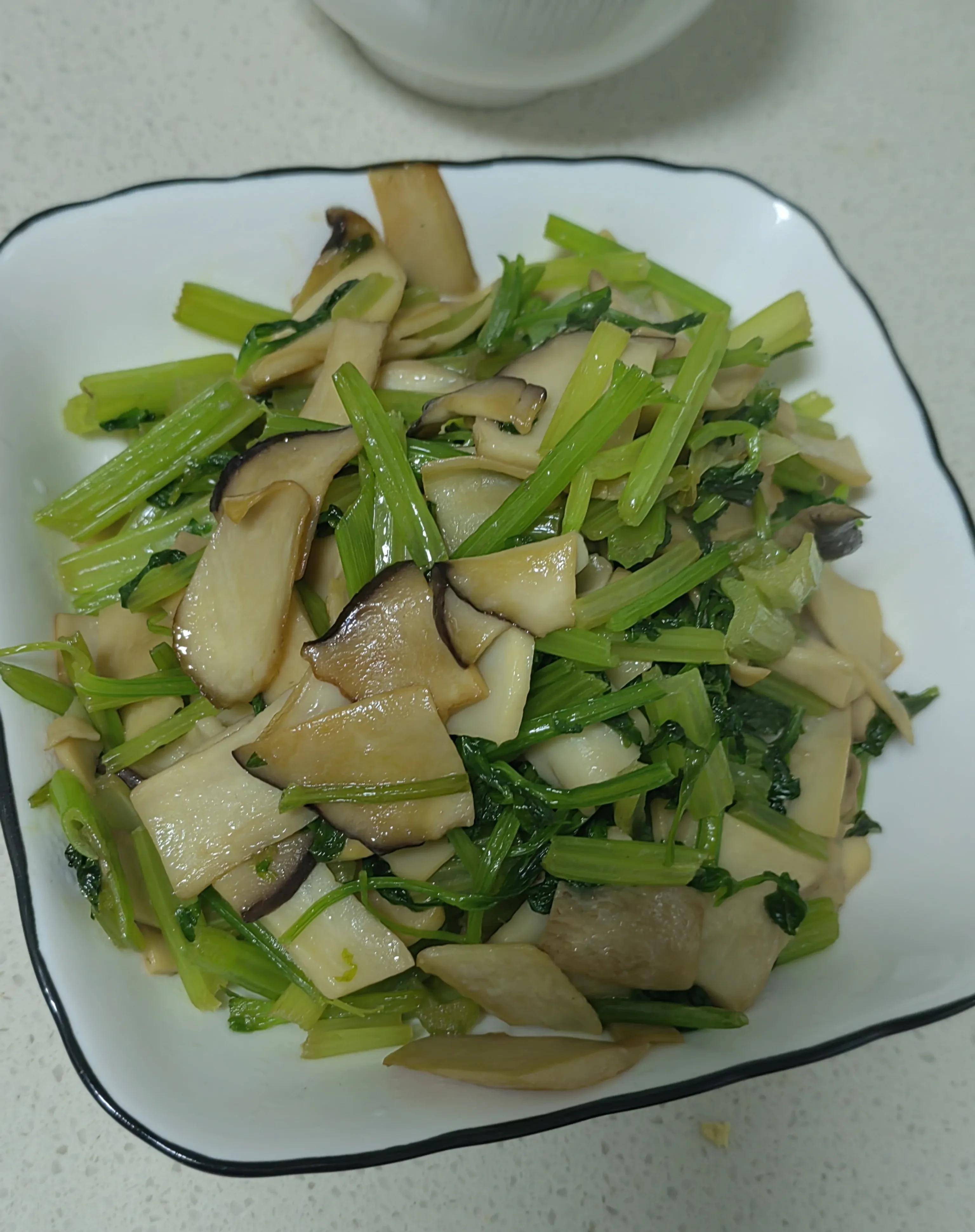 沒想到香菜烤杏鮑菇比肉還好吃_芹菜_經歷_不知道