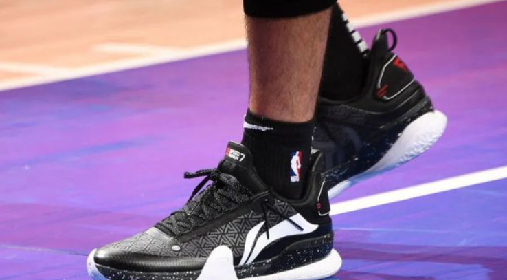 【经典球鞋】李宁·驭帅 6——"帅于表,驭于心,心法自然"_中国_设计的