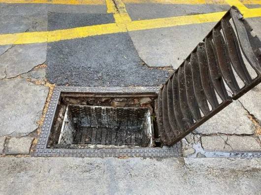 让城市"肠道"整洁畅通!他们开展雨水口清洗"本色行动"_进行_大场_公司