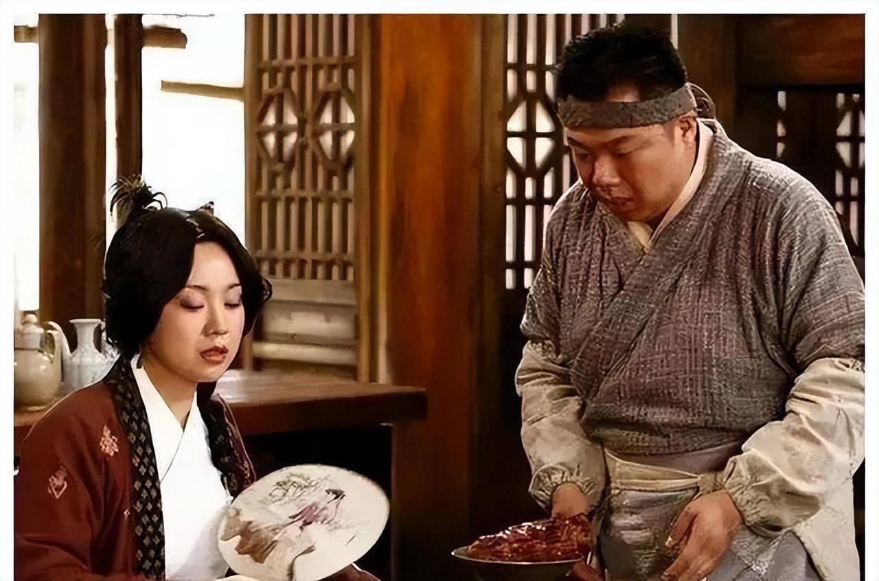 武侠剧中,大侠都是喝完放下银子就走,难道不怕给少了?