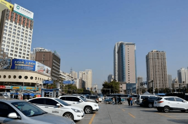 中国国内尴尬的火车站，名字被写错了，却仍坚持66年不改回！(图1)