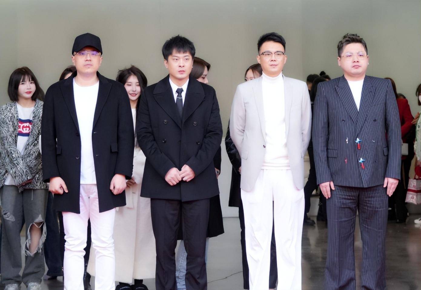 网红老方丈徒弟李舒克,直播列举辛巴"六宗罪",遭大批粉丝嘲讽_账号