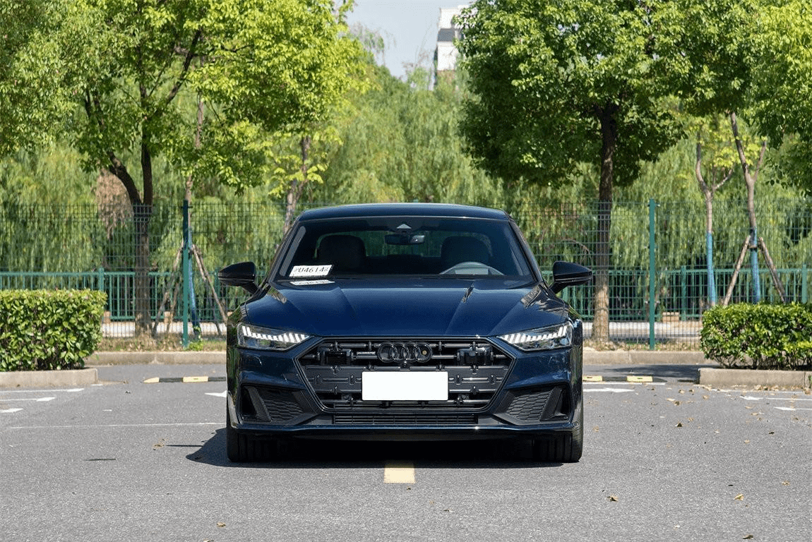 奥迪a7l 55tfsi境远型曜黑套装 :3.