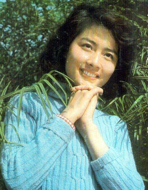 张力维:15岁当售货员,19岁电影处女作大火,因病隐退娱乐圈_表演_年代