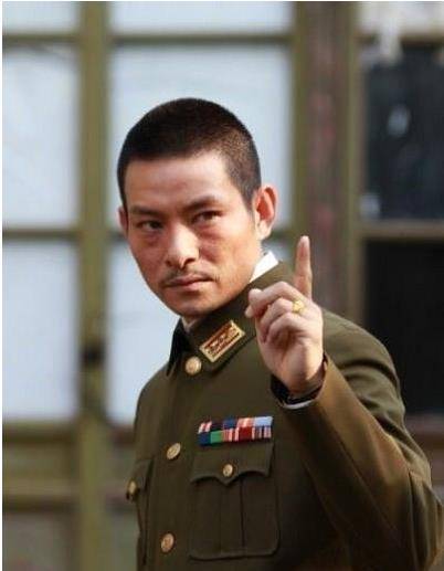 中狗仗人势飞扬跋扈的西厂继学勇他是《让子弹飞》中的麻匪老四