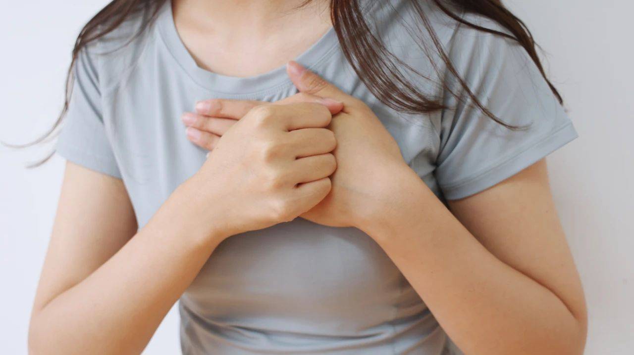 乳腺癌:典型的临床表现有哪些?