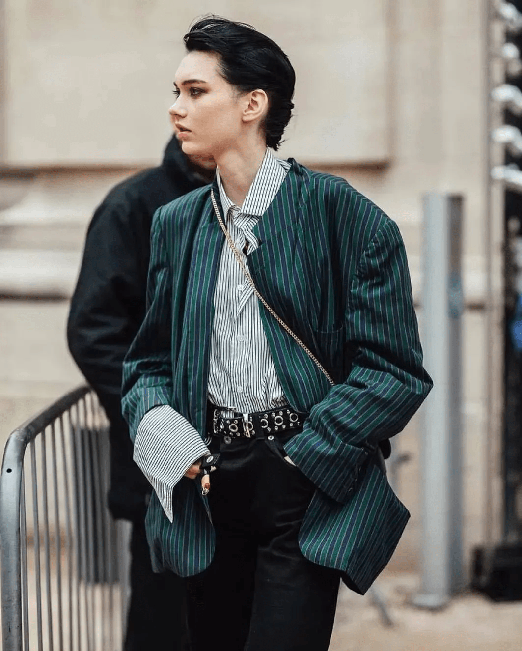 出道五年,这位00后拿下年度最佳模特_sofia_fall_西装