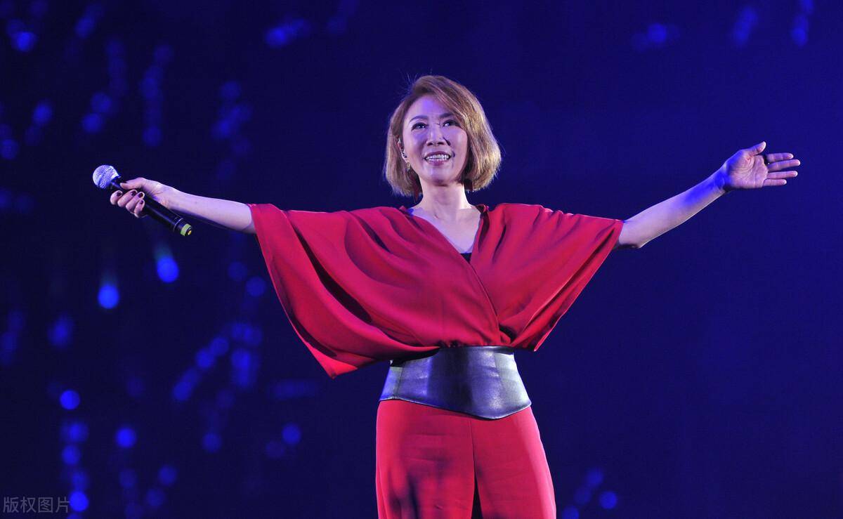 琼瑶御用歌手,婉君原创唱,巅峰时期隐退,如今过得怎么样_李翊君_歌曲