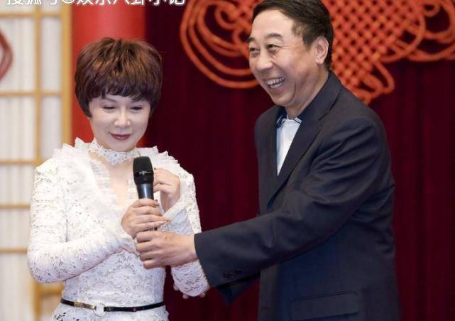 国家一级演员,老公为支持她事业成"奶爸",儿子长得丑却是才子_蔡明