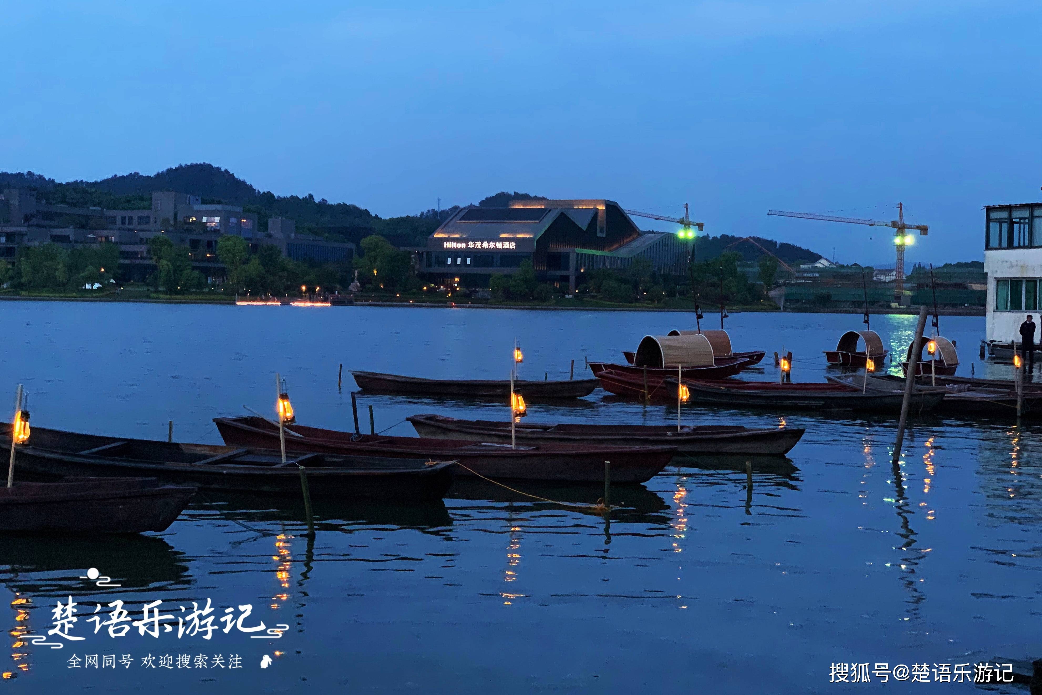 宁波东钱湖畔的古村落,殷湾渔火列入钱湖十景,灯塔成为网红景点