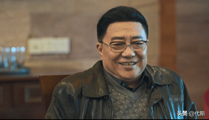 狂飙:细品安欣和白金瀚服务员的对话,才知道曹斌有多倒霉!