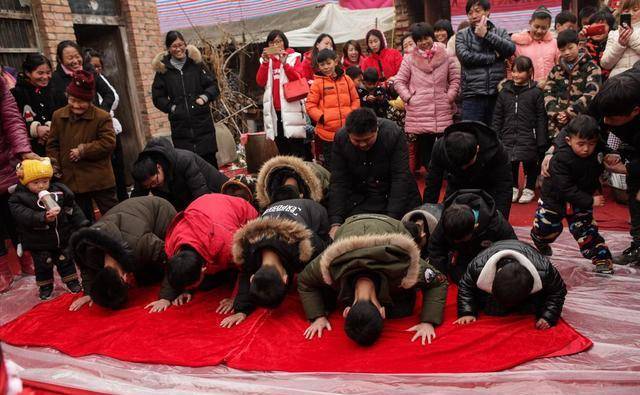 山东人磕头拜年是陋习,那入洞房的算不算流氓罪?