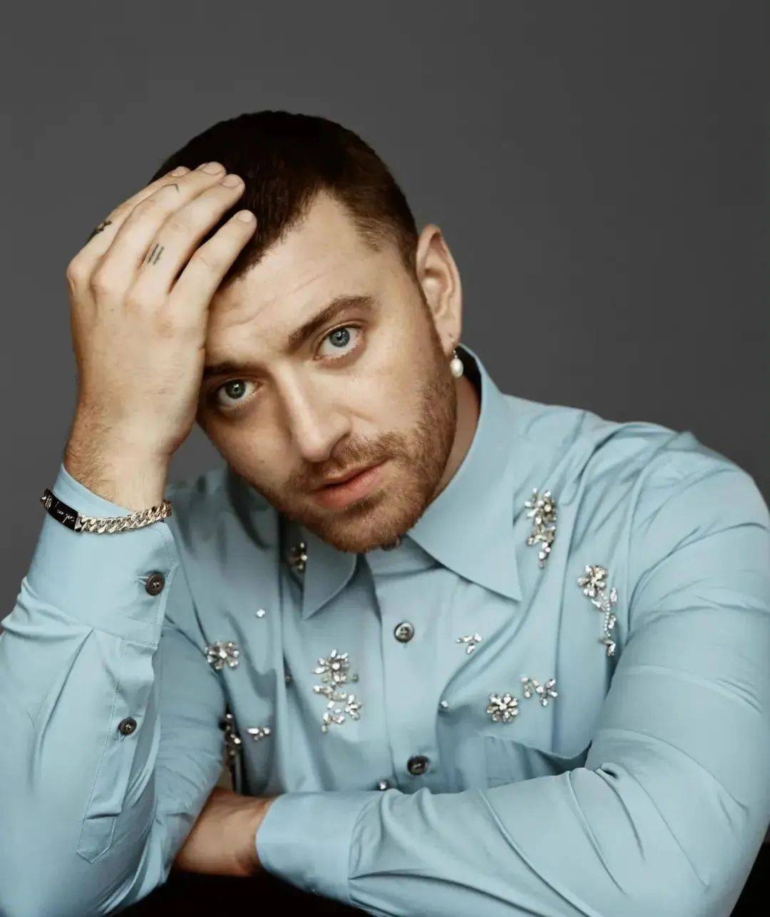 男版adele骚姆黑桃皇后造型惊艳全球!_sam_smith_歌曲