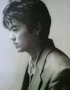 他是谢霆锋的偶像,才貌双全,却英年早逝,死时只有26岁_尾崎丰_叛逆