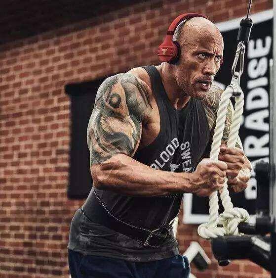 dc"黑亚当"巨石强森分享,他是如何处理,与妻子在家中的争吵_健身_建议