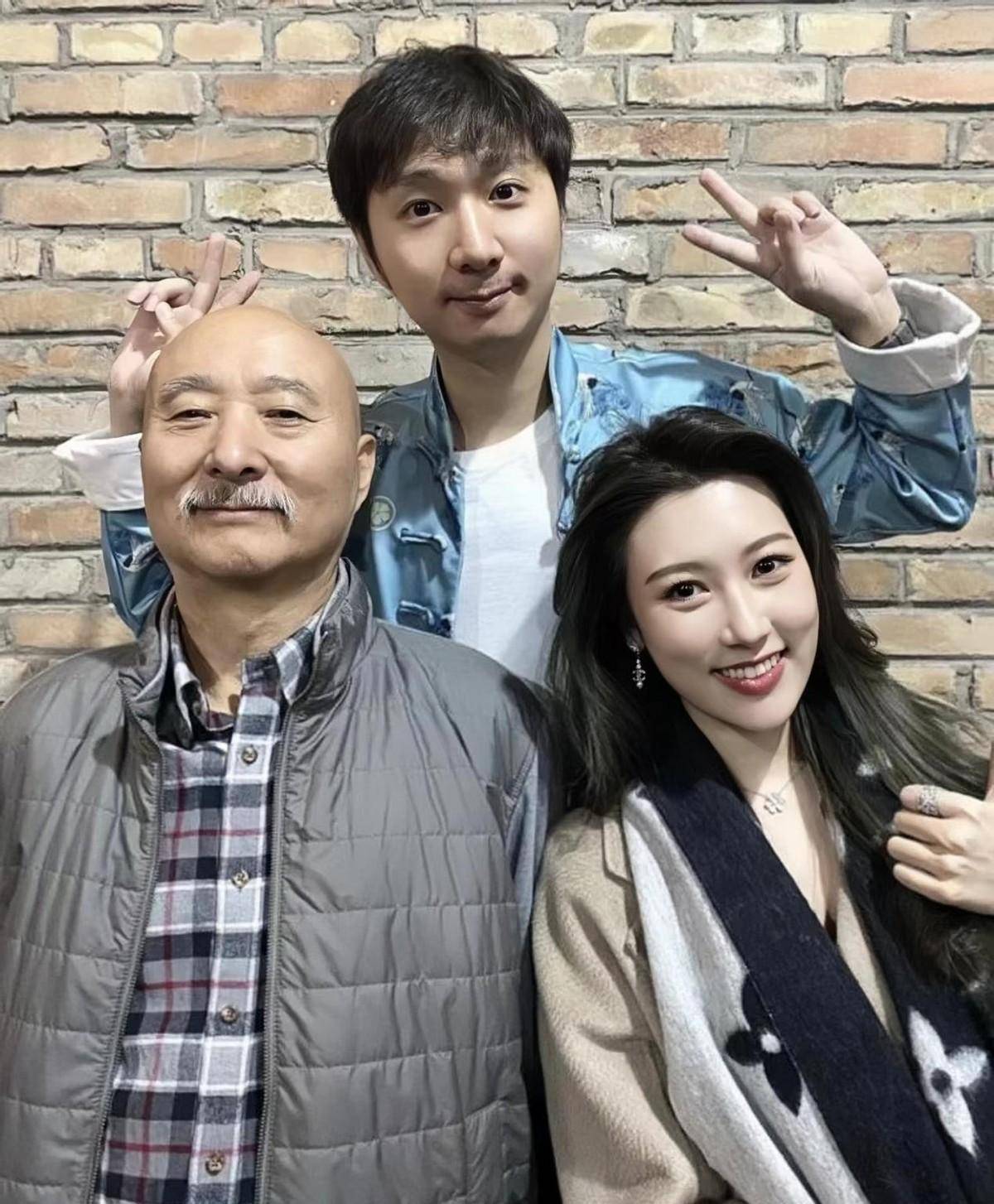 陈大愚:结婚8年一直被催生,如今4个孙子孙女让陈佩斯有喜有悲_父亲