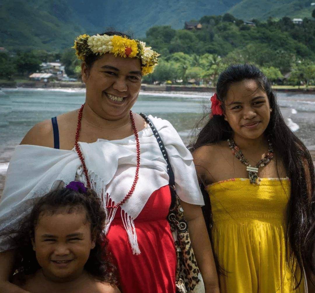 牙买加牙买加是加勒比海的一个岛国,人口数量大约在284万人左右,而