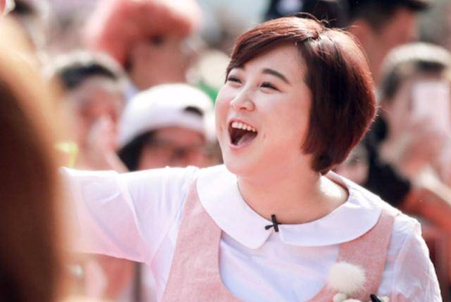 top5"洗剪吹组合"成员贾玲与沈凌和大鹏模仿过"洗剪吹组合".