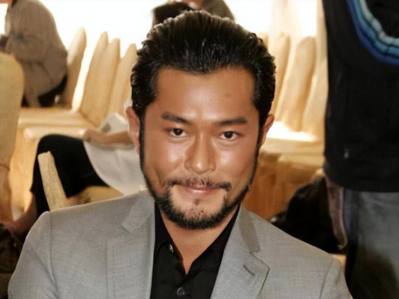 为啥你留胡须脏兮兮不帅气,其实男人留胡须有学问_胡子_感觉_造型