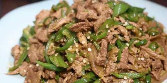 一斤半的猪肉，配上5元半斤辣椒，大姐吃了真尴尬(图7)