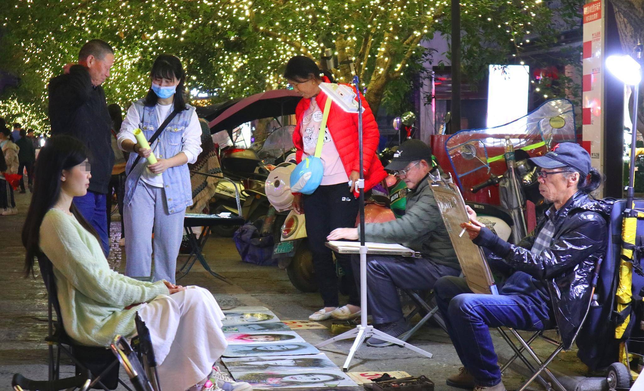 小长假第一夜,桂林阳朔西街被游客挤爆了,老外可不少_酒吧_一家_啤酒