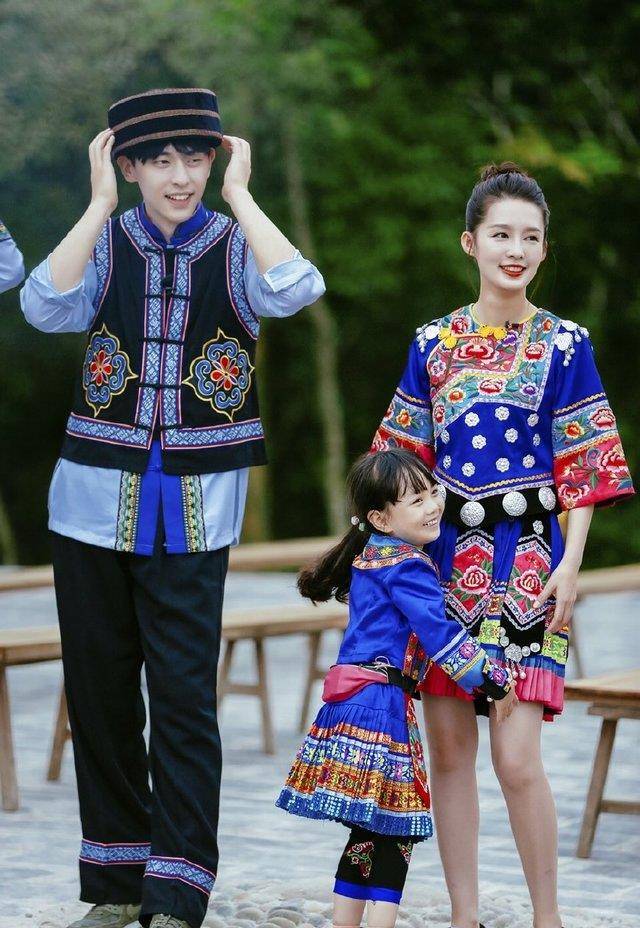 李沁是个比较腼腆的姑娘,对待感情也比较小心