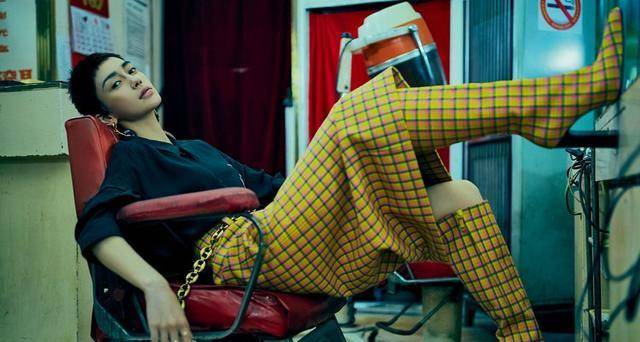 杨颖寸头拍大片,除了像郭采洁之外,还撞脸《香蜜》罗云熙?