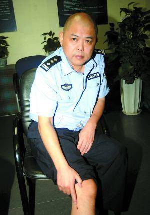 人民英雄击毙悍匪周克华的惊魂瞬间!