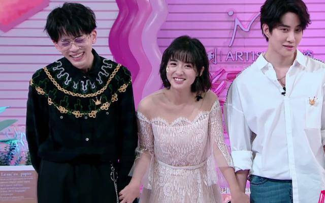 沈月花路妆被肯定,费启鸣贴花再受表扬,mike的表情没眼看_口红_王子