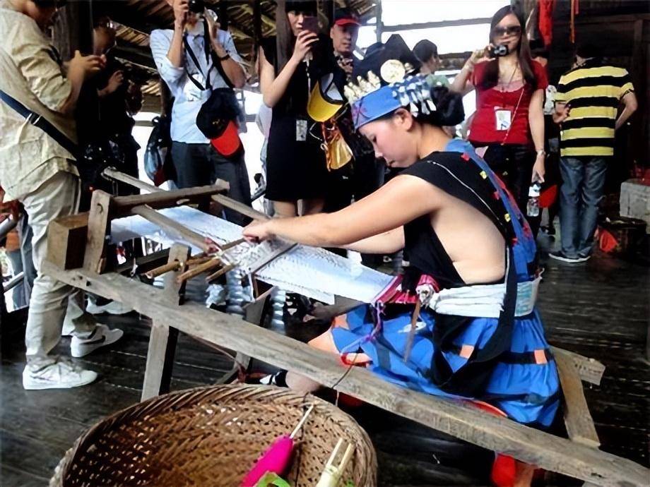 贵州白裤瑶族:当地人究竟有多"开放"?看完算是明白了!_生活_旅游_衣服