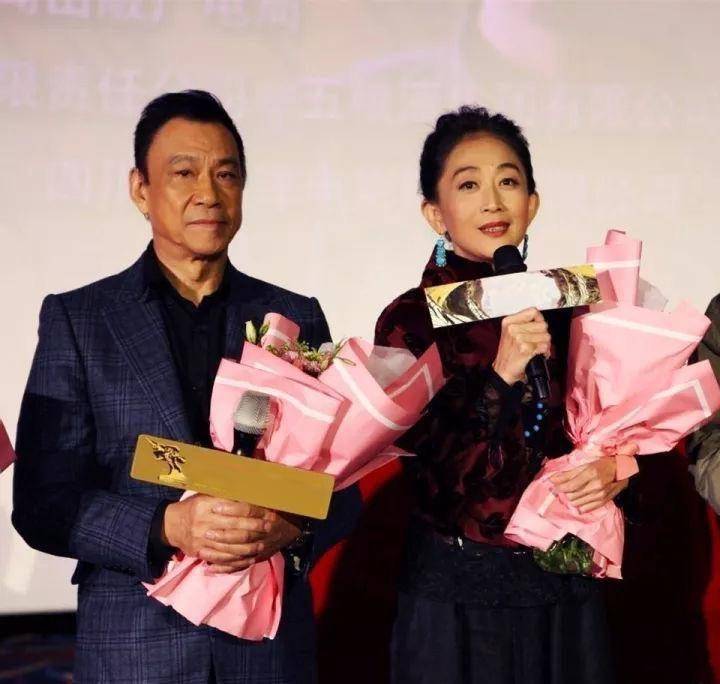 还可以请护工,让母亲不要担心自己,经过这次之后,陈准也认真的对陈瑾