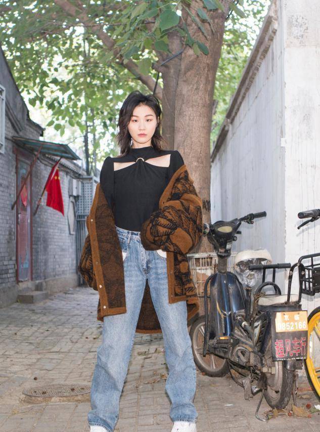 金靖真的能沙雕又能女神,健身不成反胖了,但身材衣品明明在线_造型