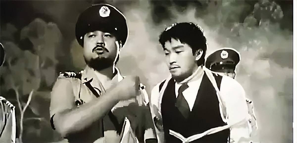 曾被周星驰用100块钱收买,《凌凌漆》警察古明华,现状如何?