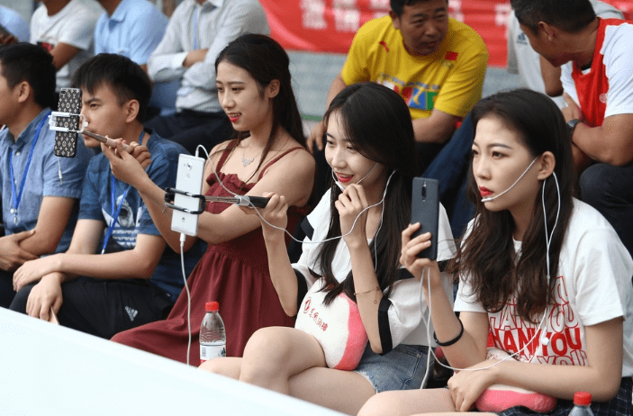 "网红"对大学生消费价值观的形成,有何不利的影响?_传播_互联网_内容