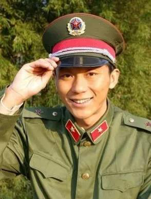 影視劇中那些離譜的軍服錯誤穿搭_軍人_帽子_電視劇