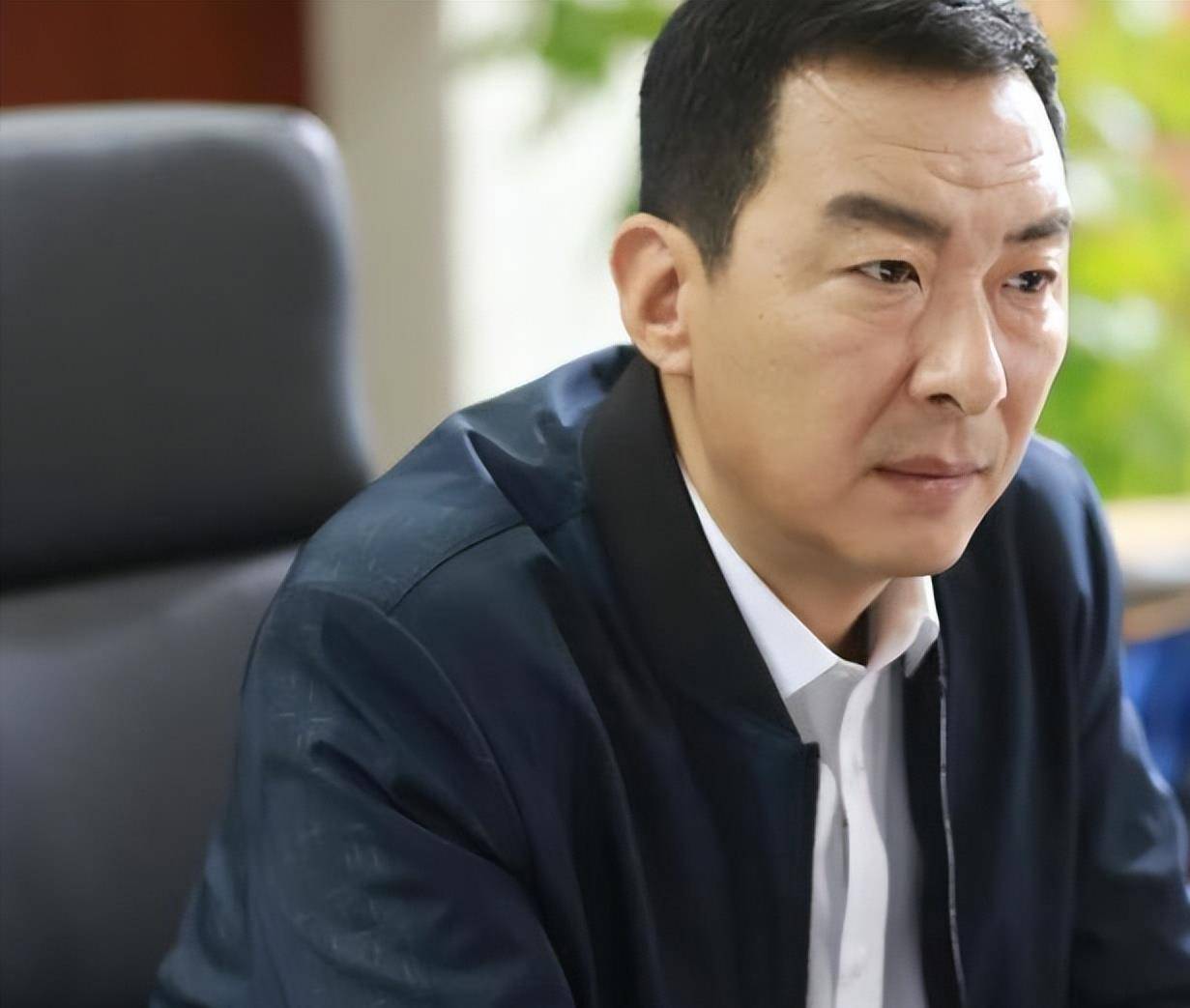 李青的扮演者王宏.