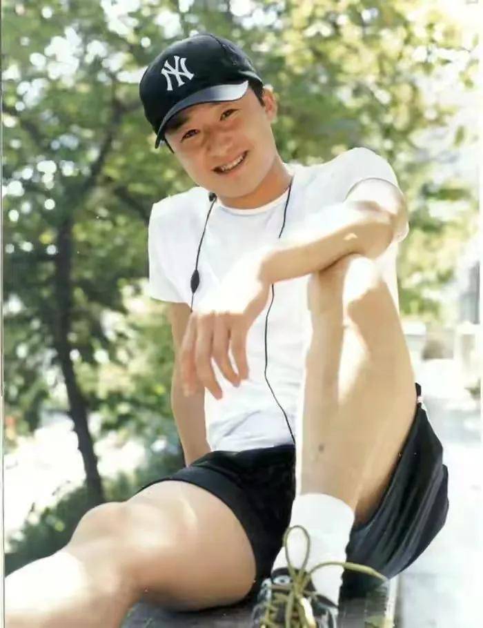 地震发生后,108个孩子在四川什邡罗汉寺出生.