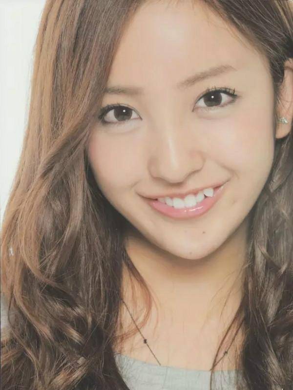 明明长得龅牙,凸嘴,为什么她们却被叫女神?_美女_标准_缺点