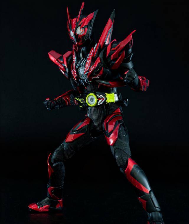 假面骑士01地狱蝗虫shf手办官方实物酱油炒冷饭版闪突蝗虫很香_样子