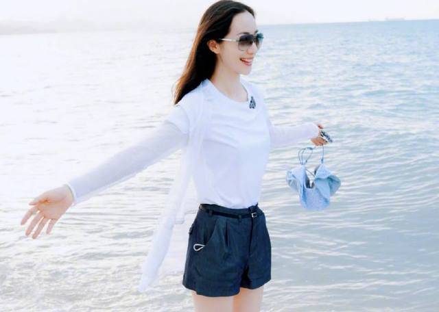 韩雪懒理结婚传闻,跑到海边度假晒美照!